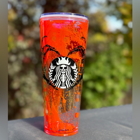 🩸 24oz Blood Drip Snowglobe Tumbler 🩸 - Picture 3 of 4